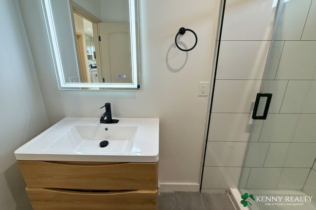 Building Photo - Brand New 2 Bed/2 Bath ADU with Balcony + A/C in South San Francisco