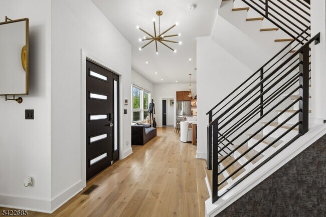 Building Photo - 301 Kingsland Rd