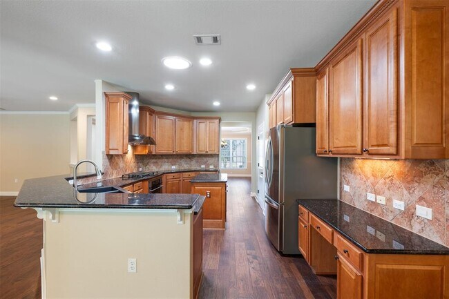 Building Photo - 202 River Rock Dr