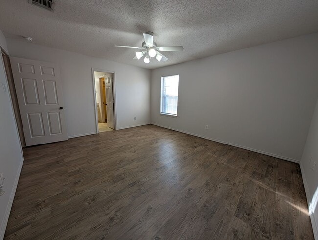 Building Photo - 2413 87th St