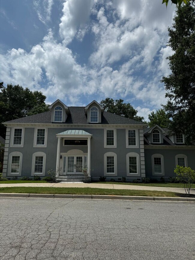 Building Photo - A MUST see off Pelham Road!