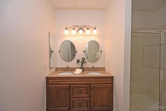 Building Photo - 7135 Thorndale Ln