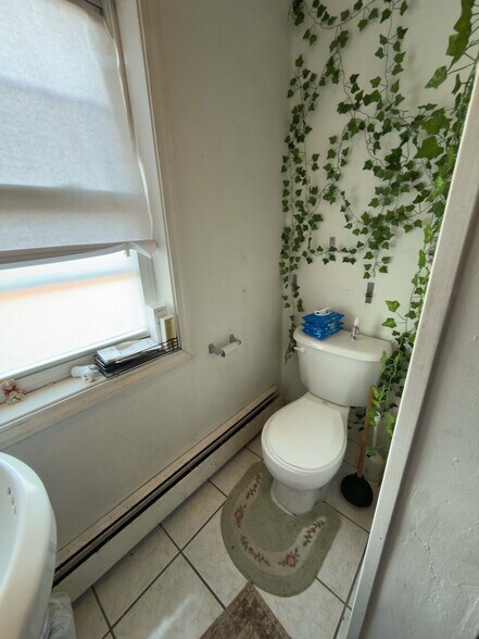 Building Photo - 26 Greylock Rd