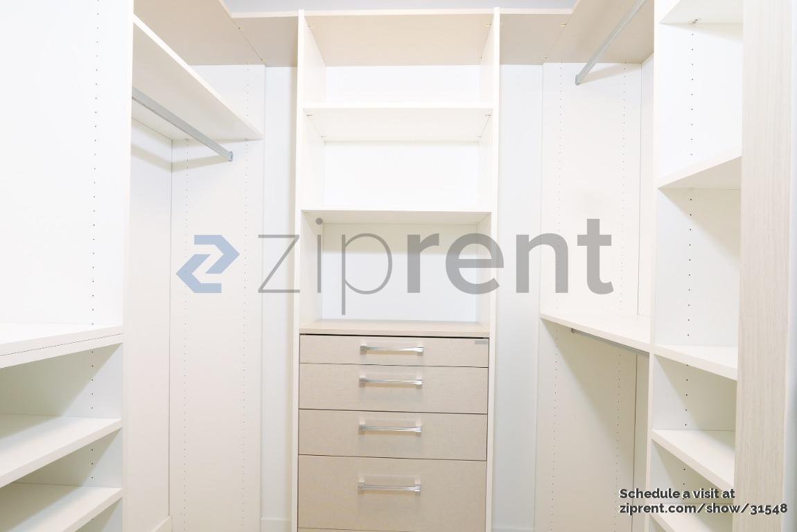 Building Photo - 1000 Brickell Ave