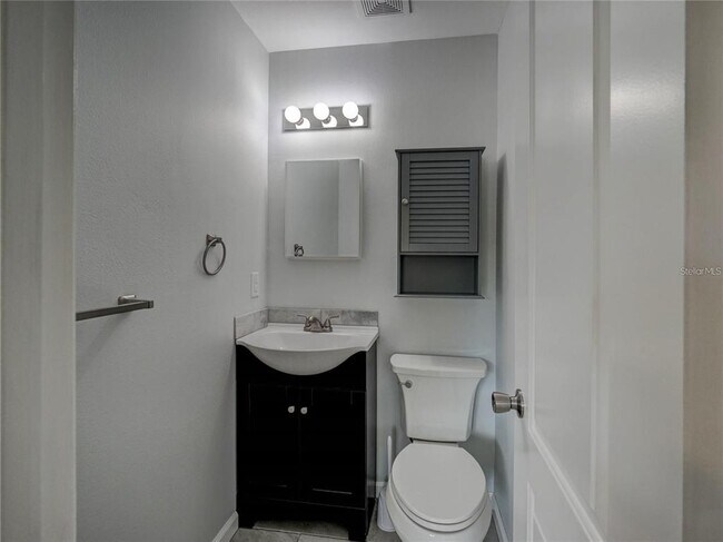 Building Photo - 1007 Sumner Blvd