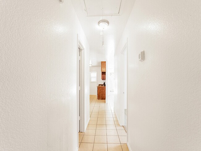 Building Photo - 315 Isbell Rd