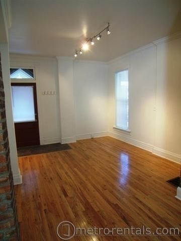 Building Photo - 111 E Blenkner St