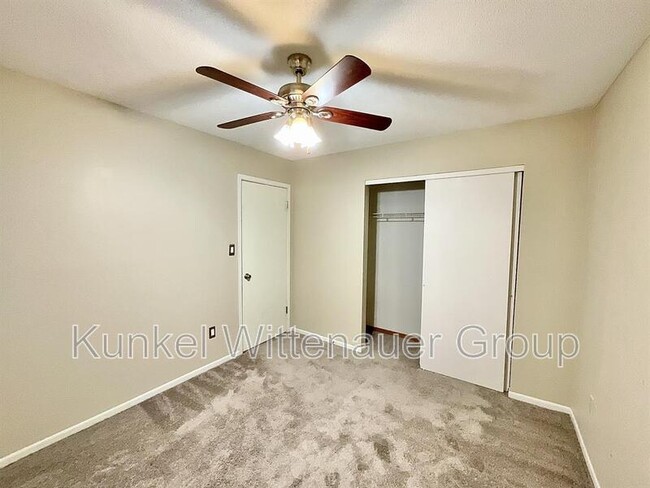 Building Photo - 1126 Woodgate Dr