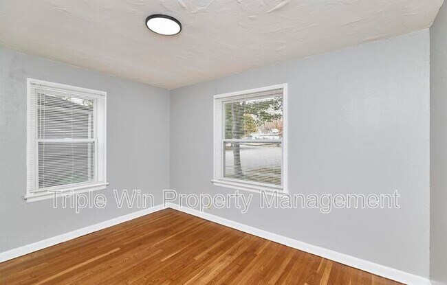 Building Photo - 10128 Ashbrook Dr