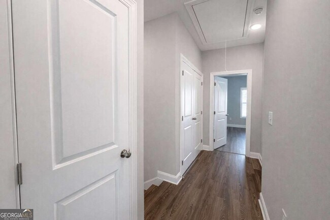 Building Photo - 1375 Walking Wy