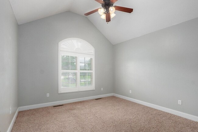 Building Photo - Stunning 4 Bedroom house for rent in Roger...