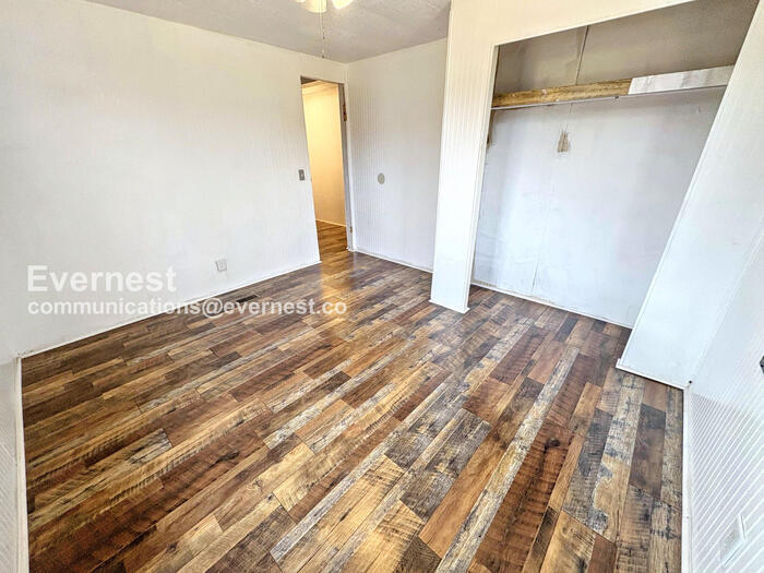 Building Photo - 141 Gordon Dr