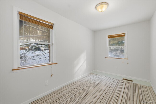 Building Photo - 265 Oakland Valley Rd