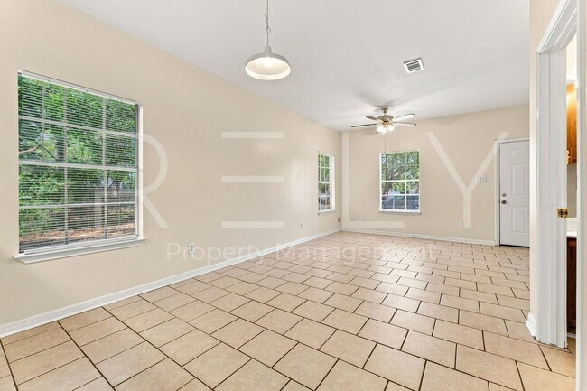 Building Photo - 2908 Whisper Oaks Ln