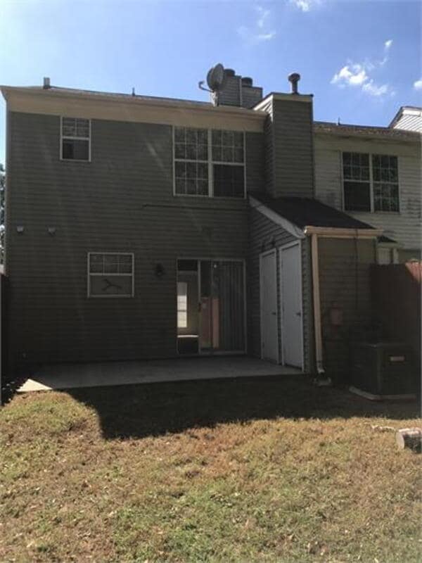 Building Photo - 5703 Wells Cir