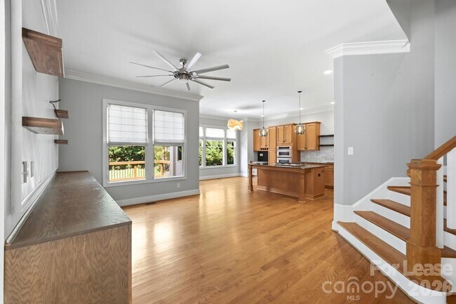 Building Photo - 520 Iverson Way