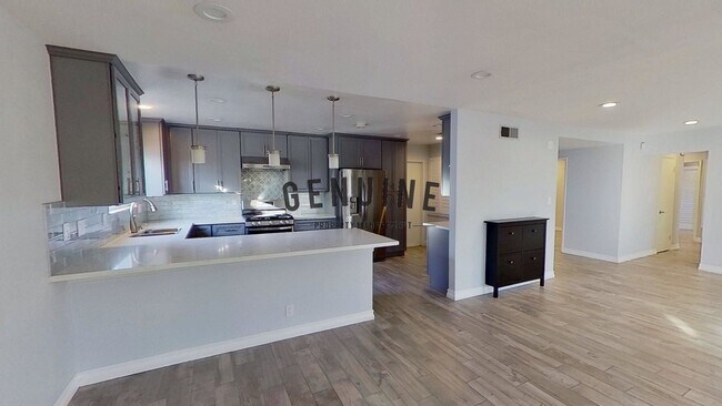 Building Photo - Coming Soon: Remodeled 4Bd 2Ba Home in Fou...