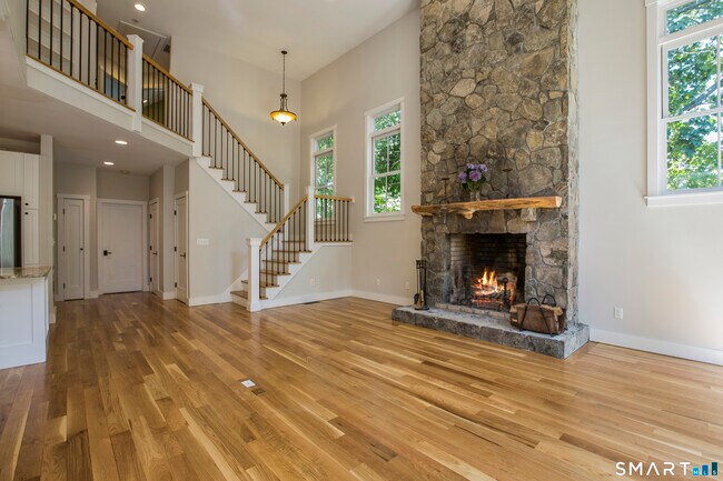 Building Photo - 14 Burr Rd