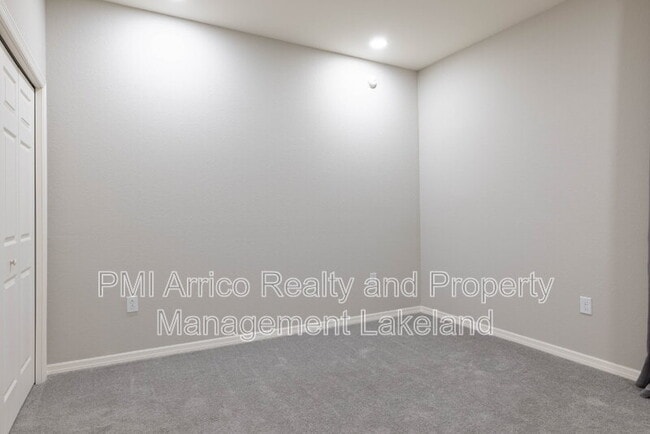 Building Photo - 1069 Montgomery Ln