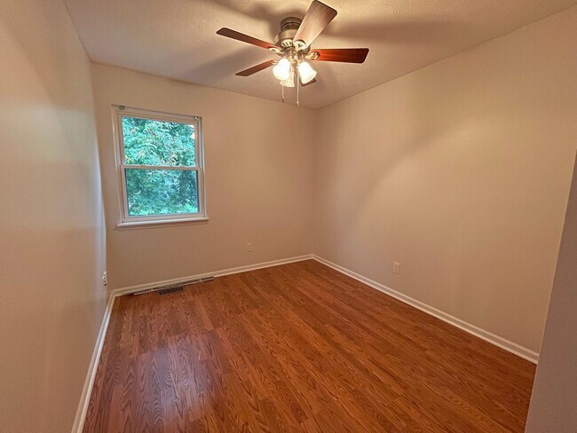 Building Photo - Spacious 3-Bed, 2.5-Bath Home – All Seasons Room, Loft, and Fully Fenced Backyard