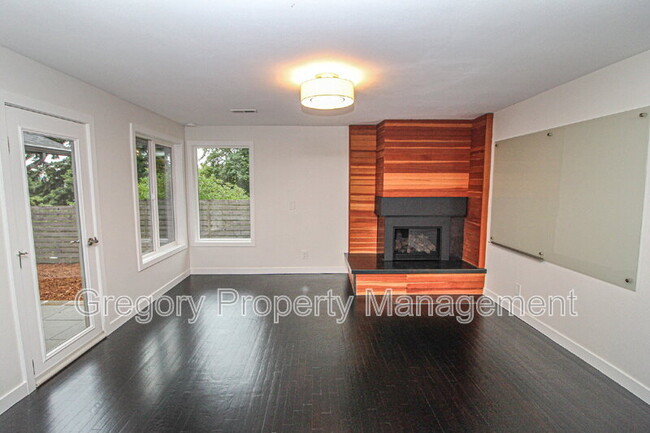 Building Photo - 19547 53rd Ave NE