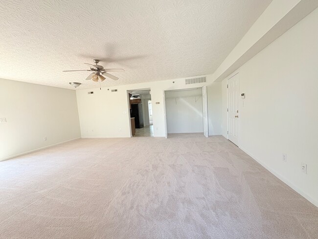 Building Photo - 24 Rosette Ln