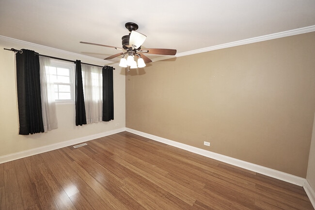 Building Photo - 503 Case Ct