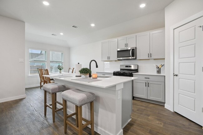 Building Photo - 109 Netherland St