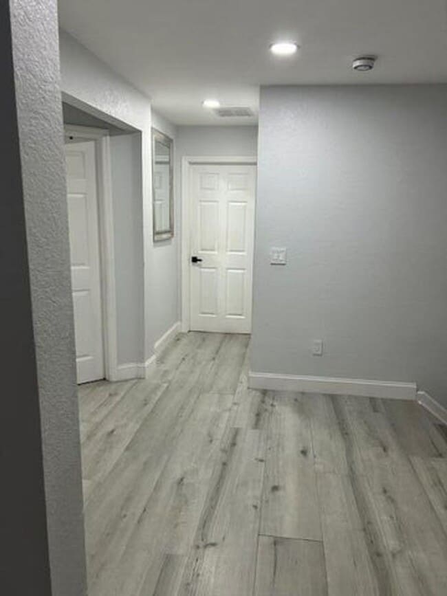 Building Photo - 1305 Lucaya Dr