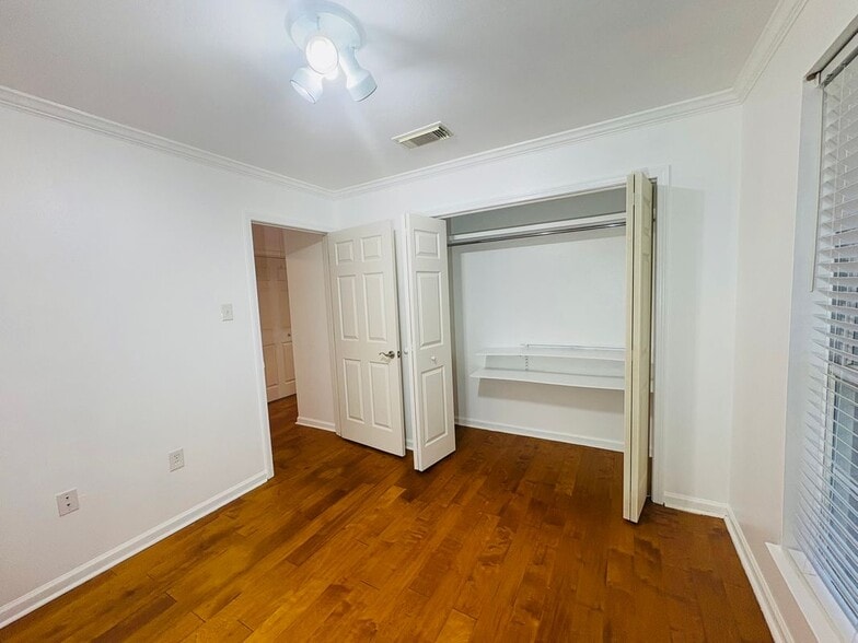 Building Photo - 14244 Teewood Ct