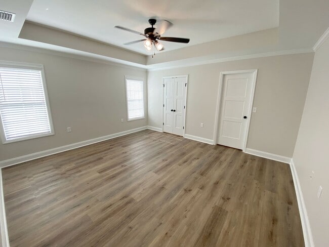 Building Photo - Elegant & Spacious 3BD/2BA Home in Hahira ...