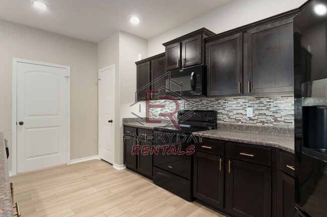 Building Photo - 6708 Oliver Loving Dr