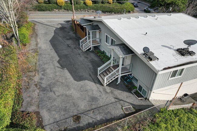 Building Photo - 9840 NE 116th St