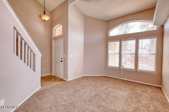 Building Photo - 12209 Chato Villa Dr