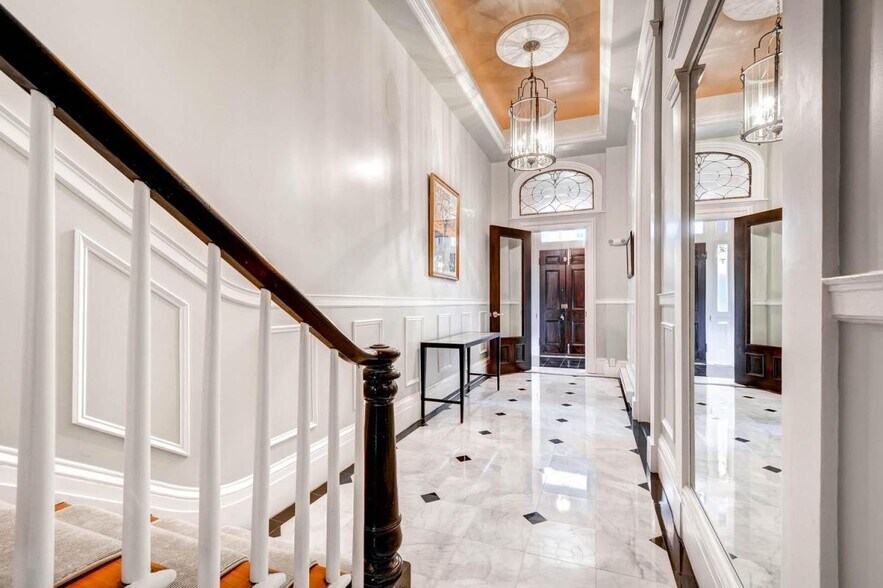 Marble Entrance - 708 Park Ave