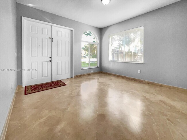 Building Photo - 1736 NE 9th Dr