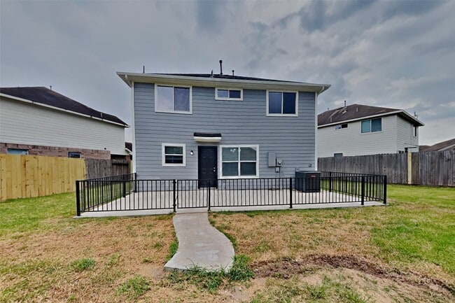 Building Photo - 33326 Cottonwood Bend