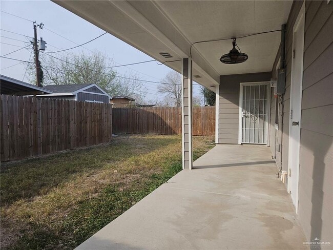 Building Photo - 23 Del Monte Dr