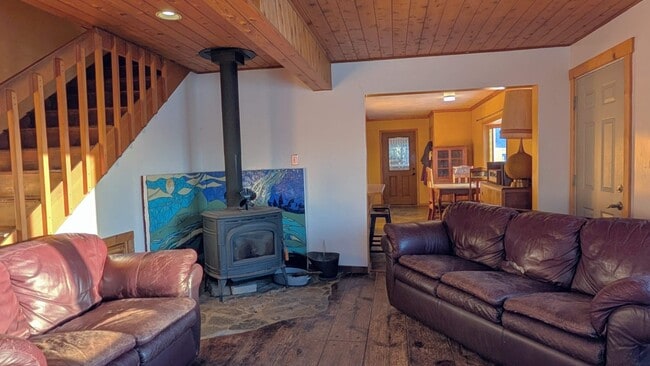 Building Photo - 1045 Dawn Dr