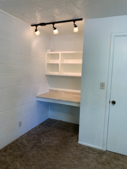 Building Photo - 214 N 600 E