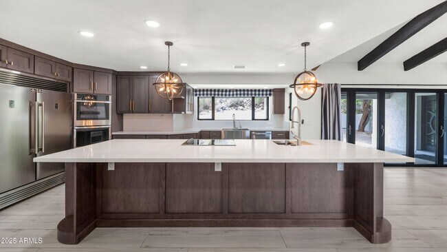 Building Photo - 1433 W Port Au Prince Ln