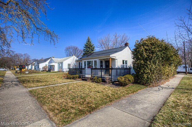 Building Photo - 2618 Phillips Ave
