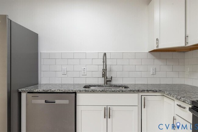 Building Photo - 1806 Sussex St