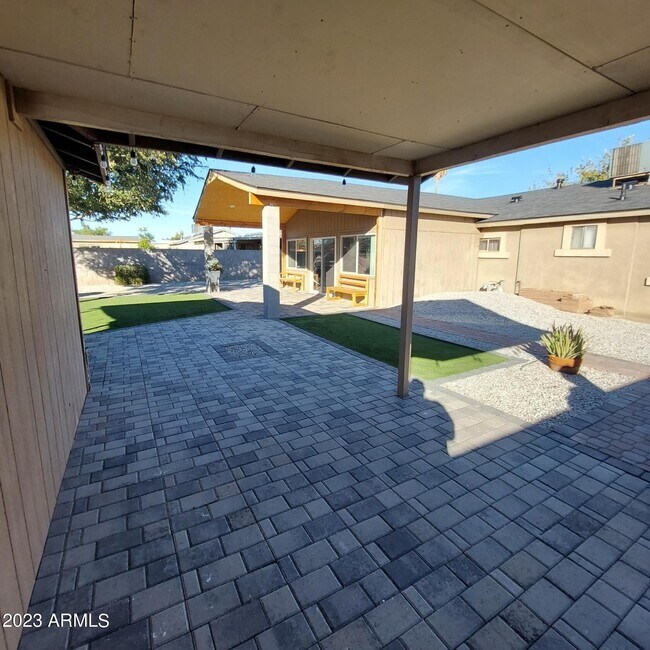 Building Photo - 1636 N 64th Dr