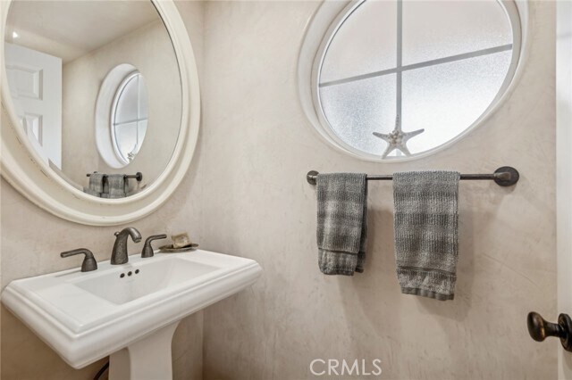 Building Photo - 610 Marigold Ave