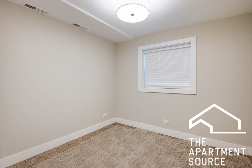 Building Photo - 4409 N Seeley Ave