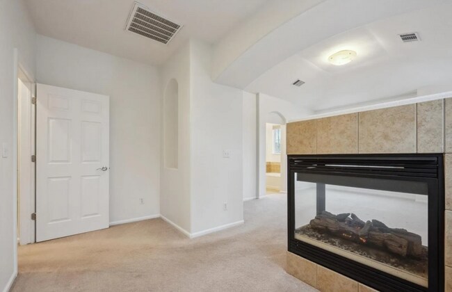 Building Photo - Modern Comfort & Convenience in Westminste...