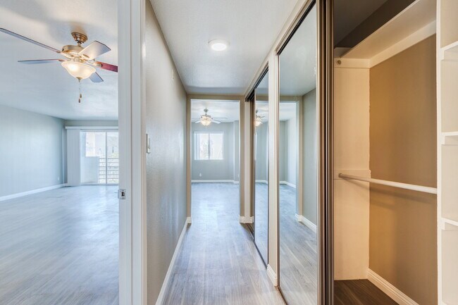 Building Photo - Smartly Designed 2-Bedroom Apartment in Prime Studio City Location