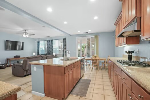 Building Photo - 2512 Cancun Ct
