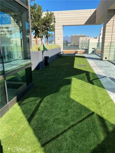 Building Photo - 400 S Broadway